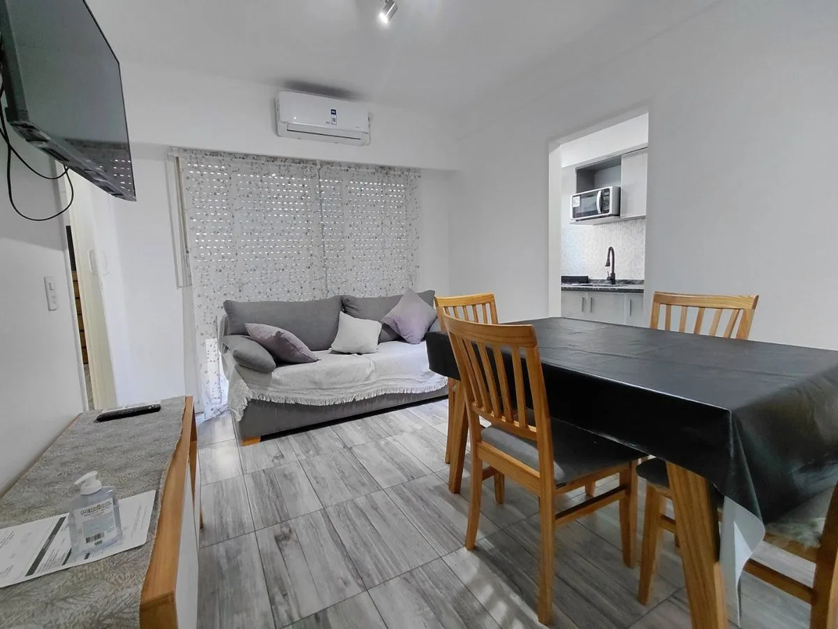 Departamento de 2 ambientes amoblado en Flores
