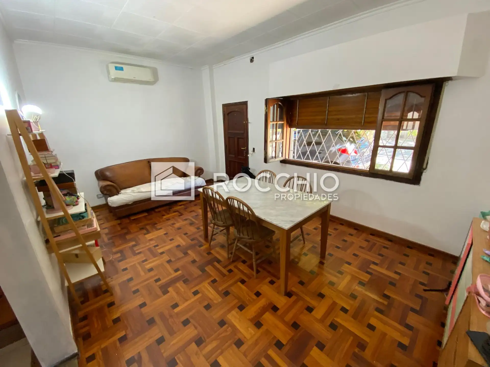 Three-bedroom house in Villa Ballester near Plaza Alem