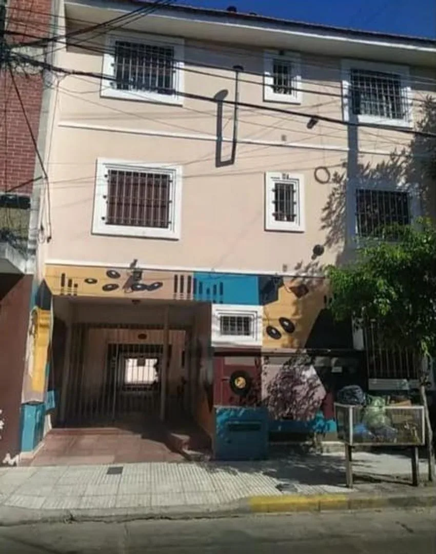Two-room apartment on the first floor by stairs in Temperley