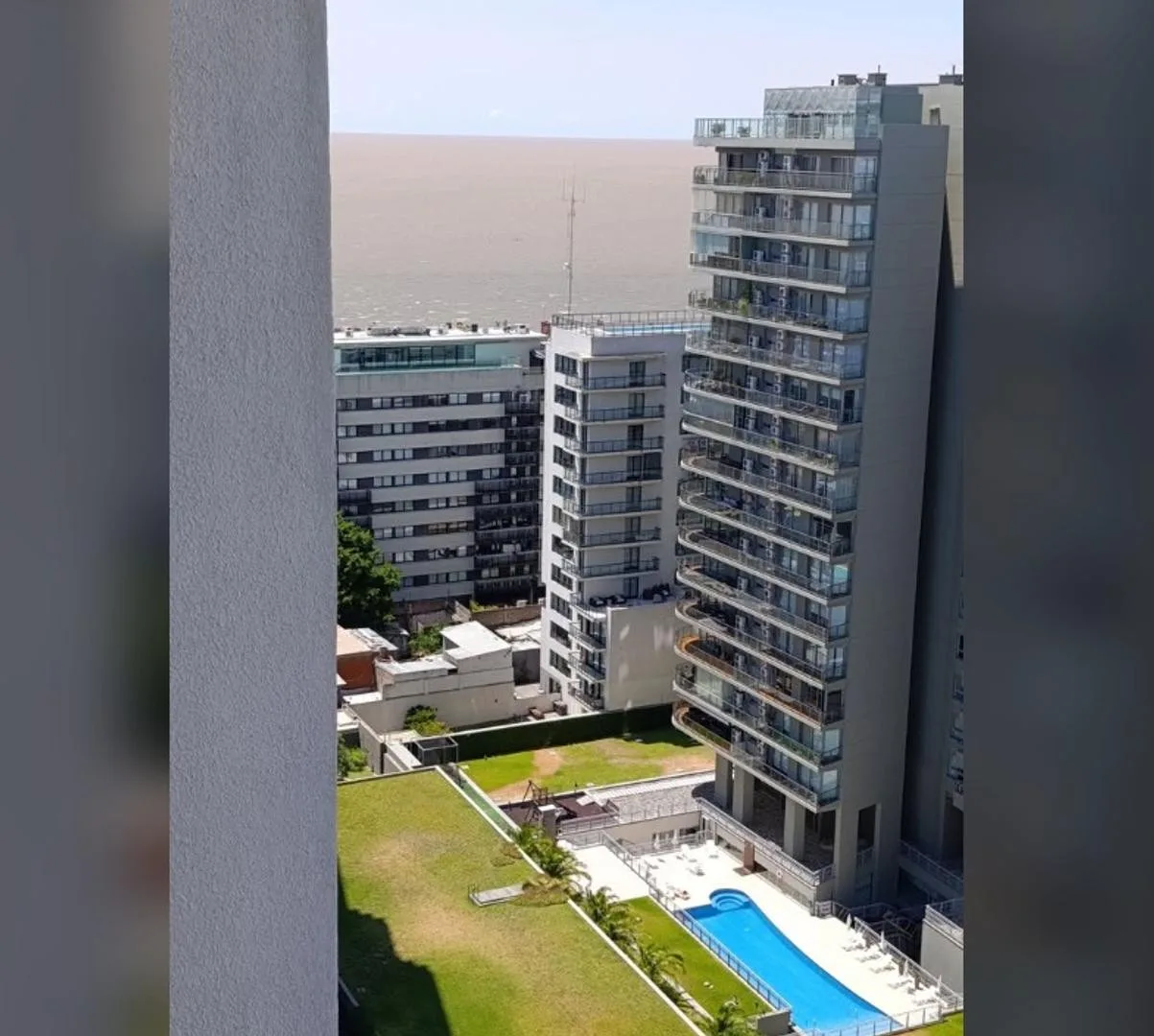 Studio apartment with river views in Olivos