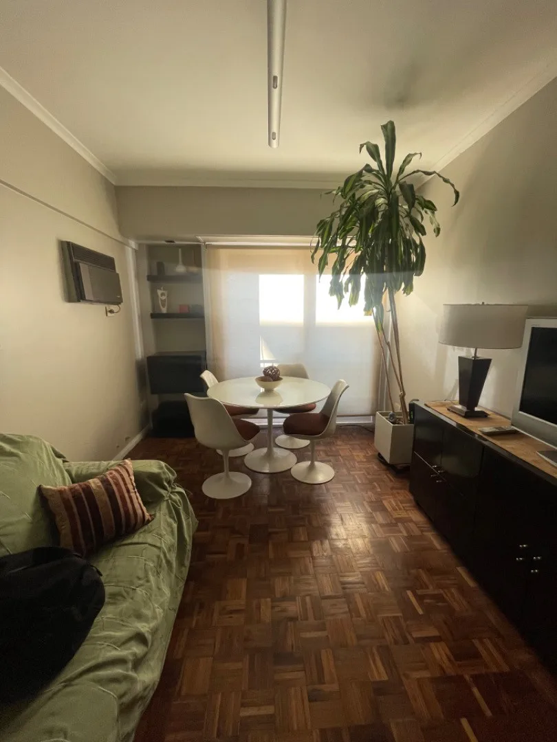 Departamento 3 ambientes al frente del Hospital Italiano en Almagro