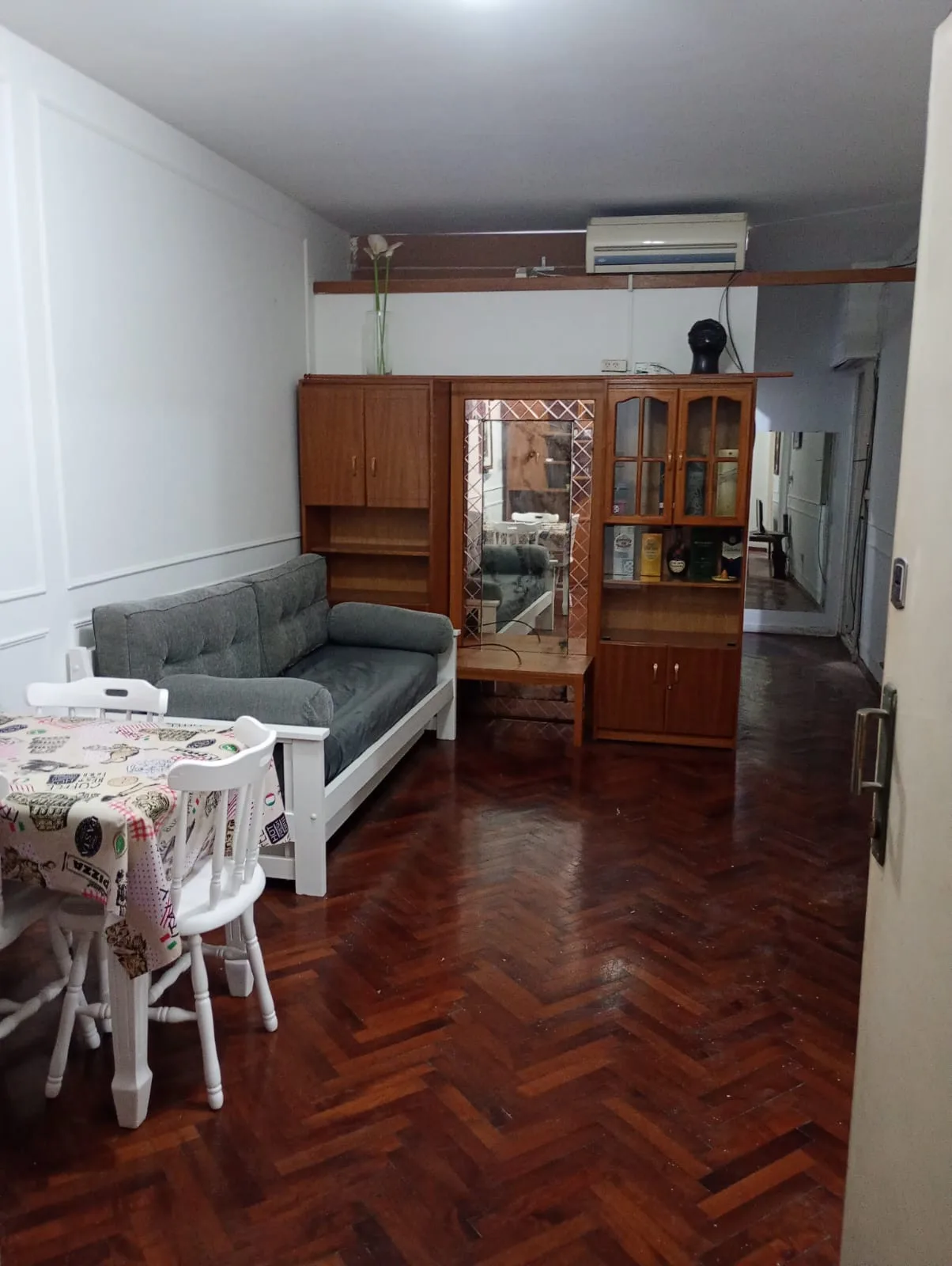 Apartamento de 2 quartos semi mobiliado em Recoleta