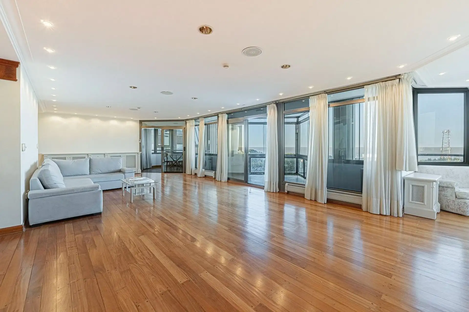 Furnished four-bedroom apartment with river views in La Lucila