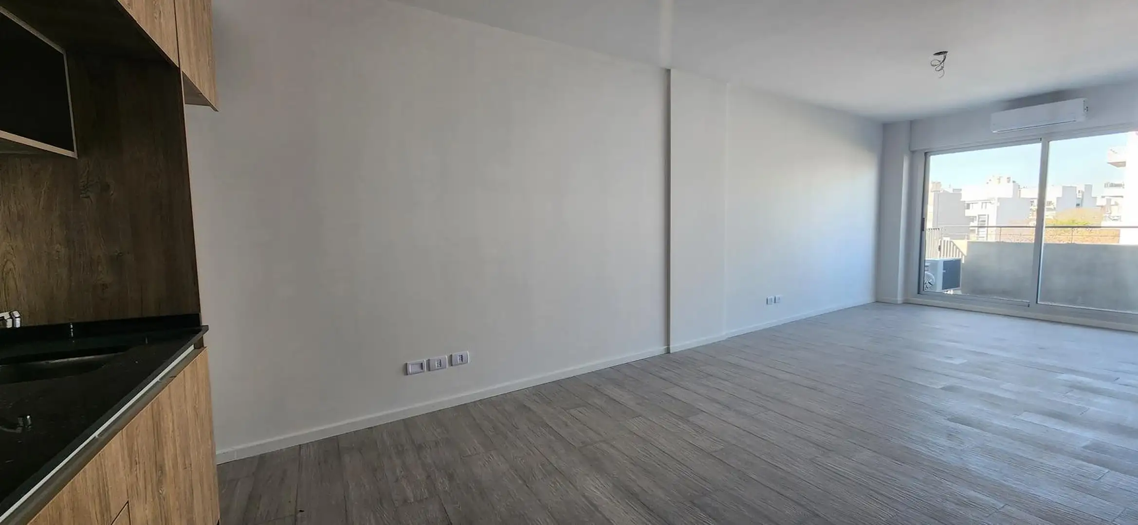 Kitnet novo com varanda em Saavedra