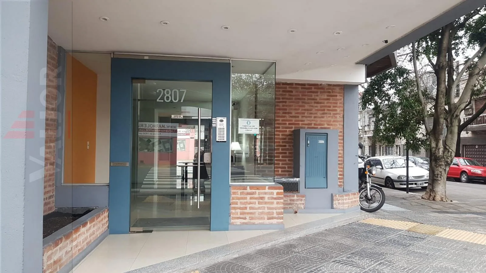 Front-facing two-room apartment with balcony in Villa Ortúzar