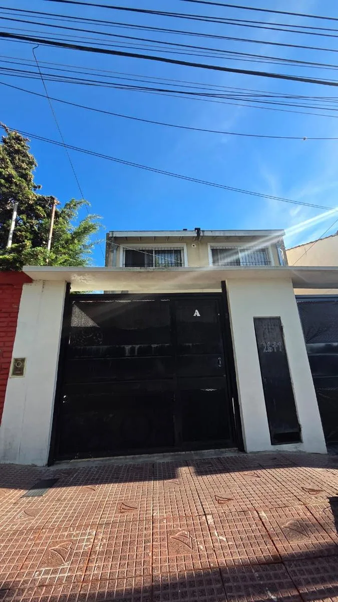 Duplex PH with 2 bedrooms in Victoria