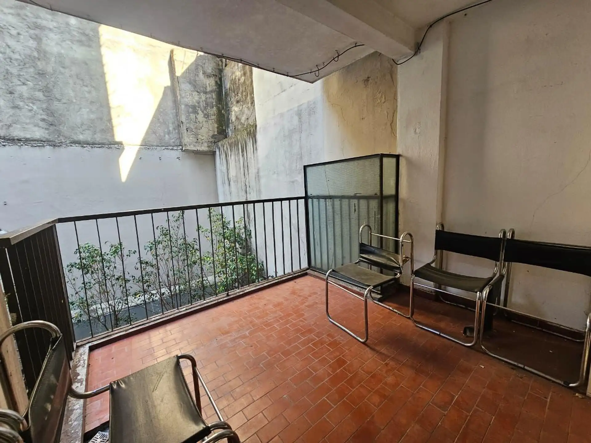 Three-bedroom four-room apartment in Flores