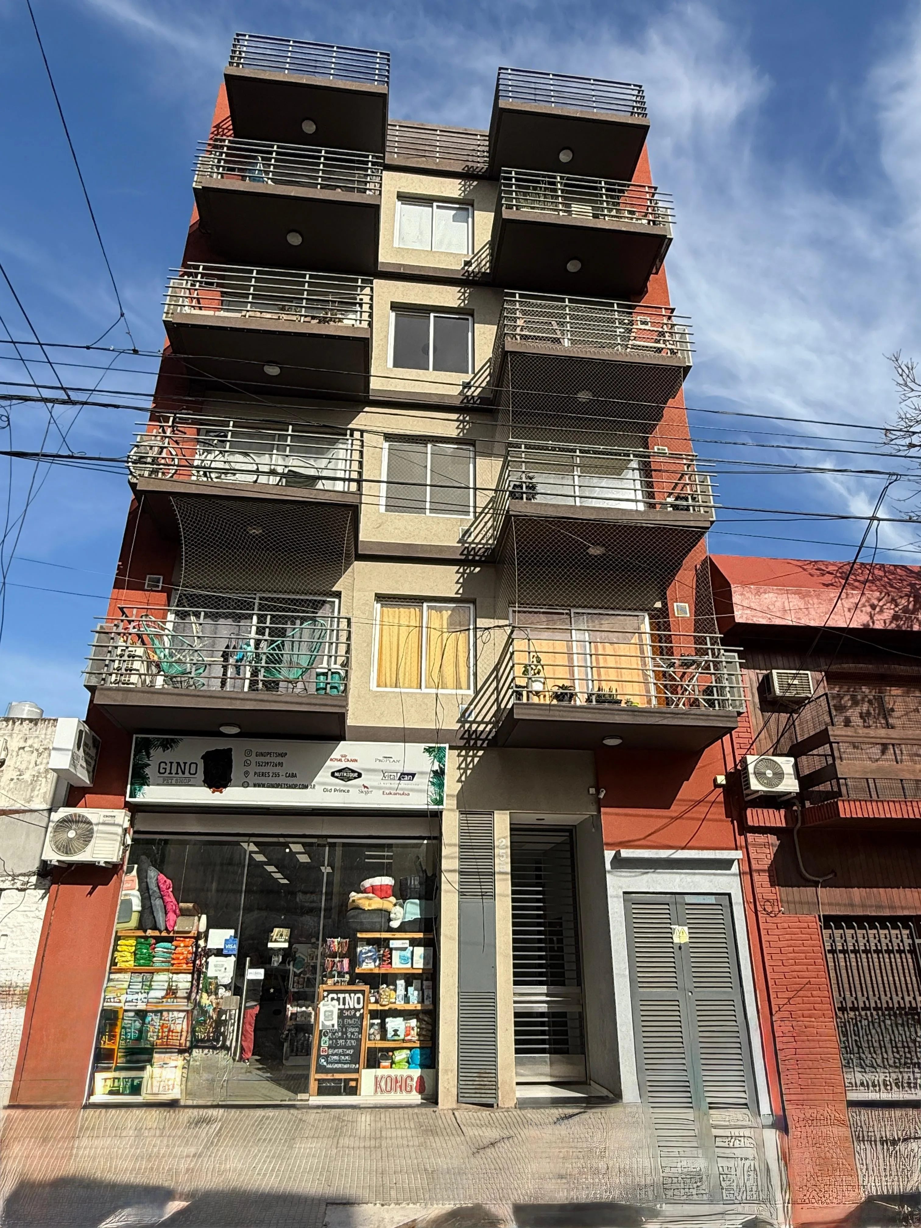 Apartamento de 1 quarto de frente com varanda em Liniers