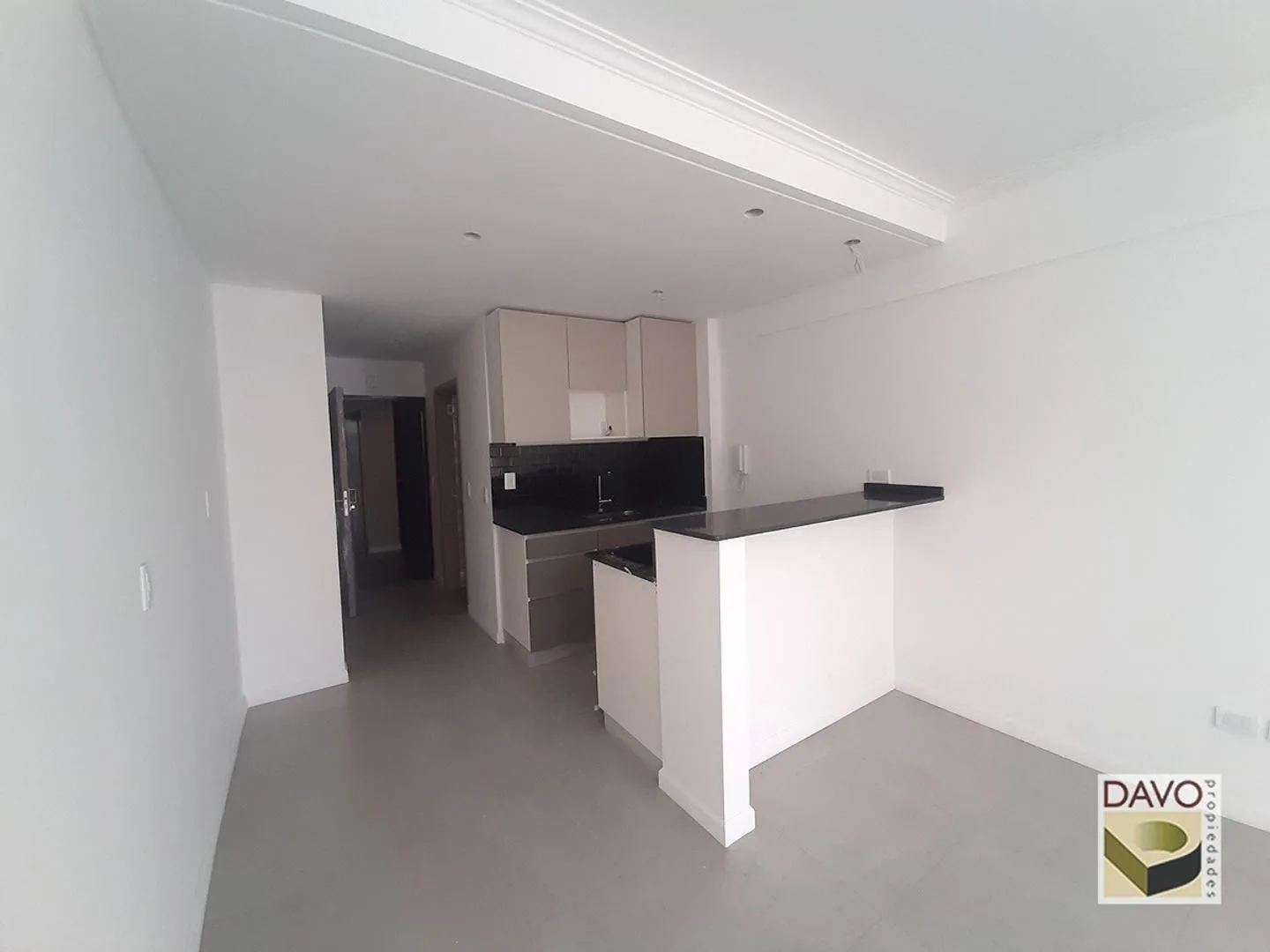 Kitnet de um ambiente na Balvanera com varanda