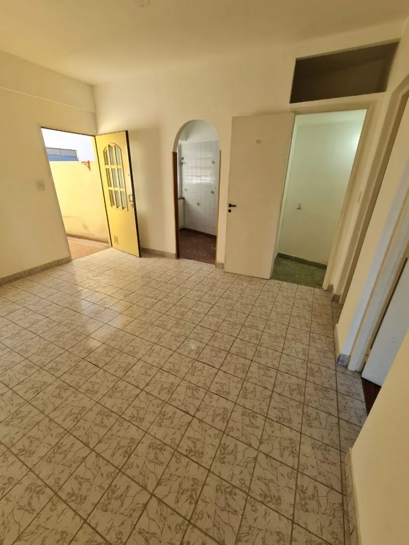 Apartamento de dois ambientes com escritório em Liniers