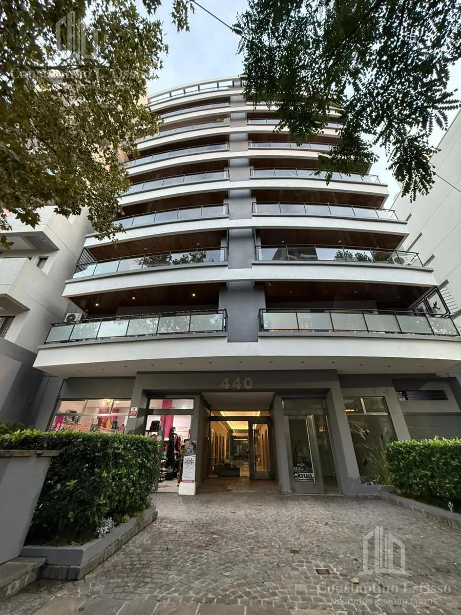 Apartamento de 2 ambientes com varanda em Lanús Oeste