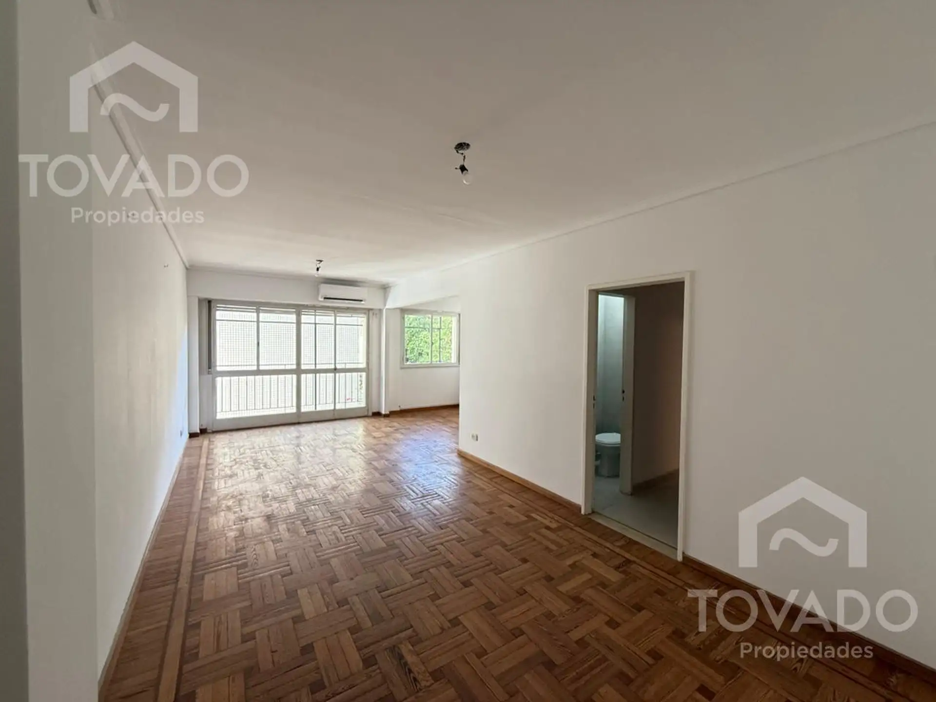 Apartamento de 4 ambientes com 3 quartos e vaga coberta em Colegiales