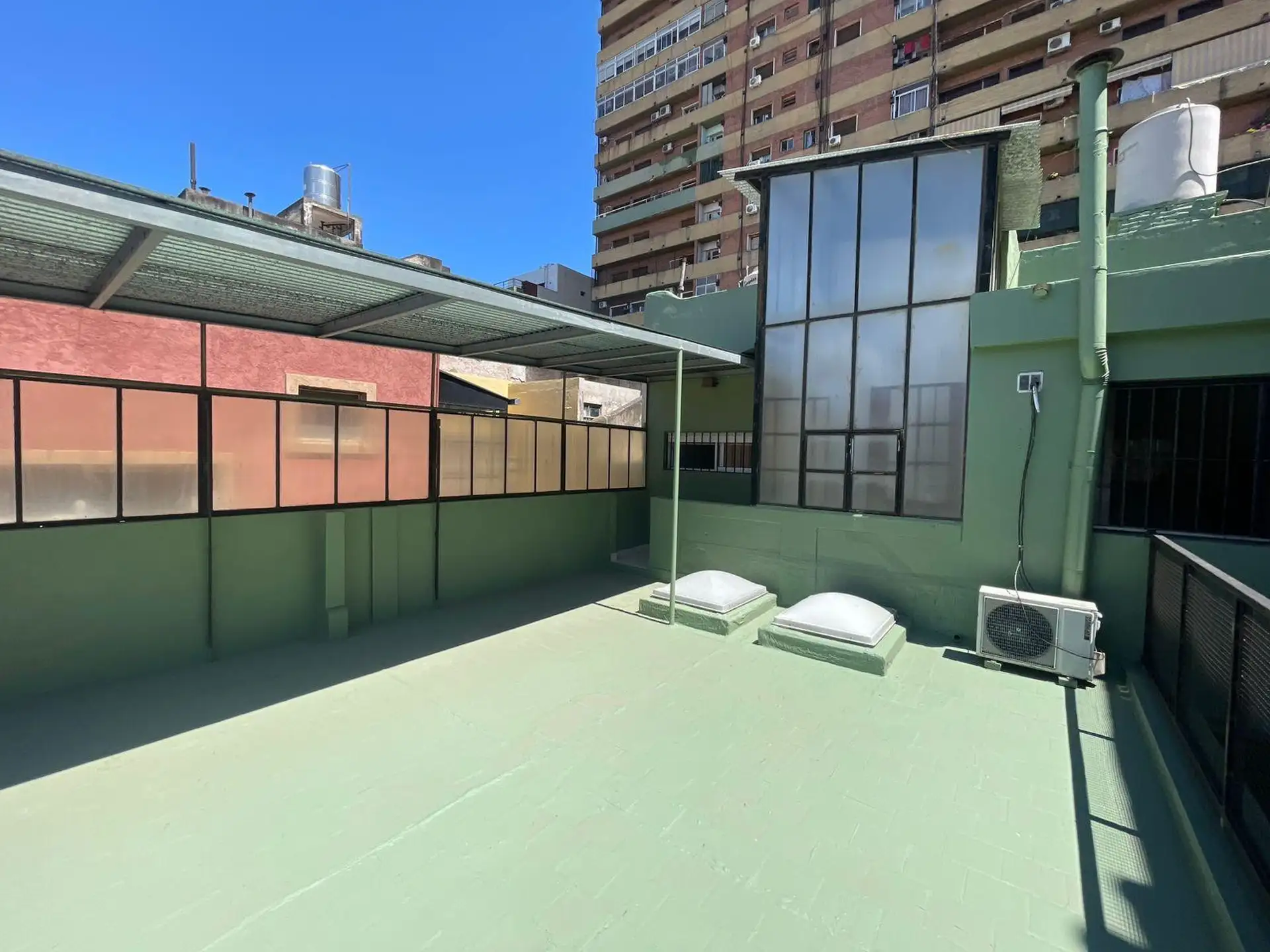 Квартира с 2 спальнями и балконом в Villa Luro