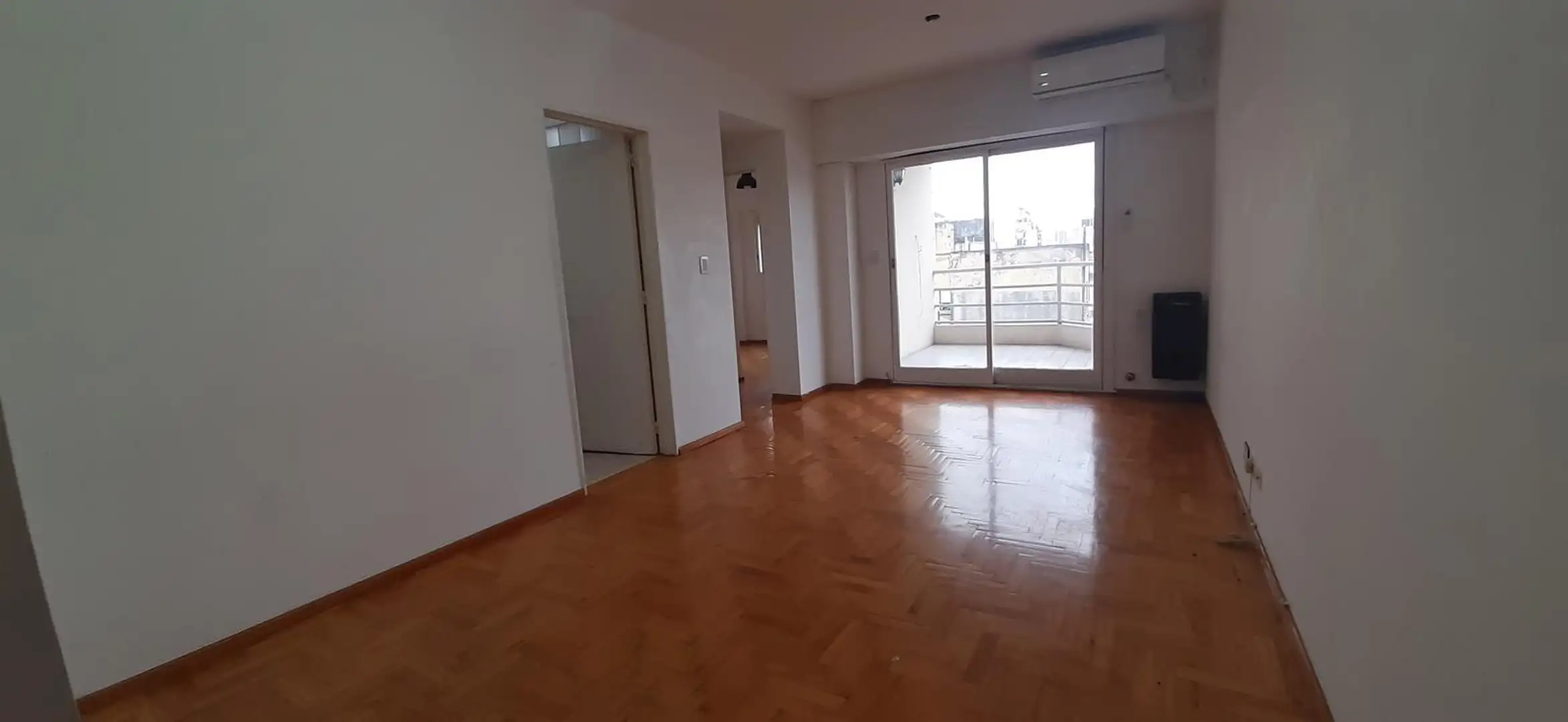 Квартира с 1 спальней в Balvanera с балконом