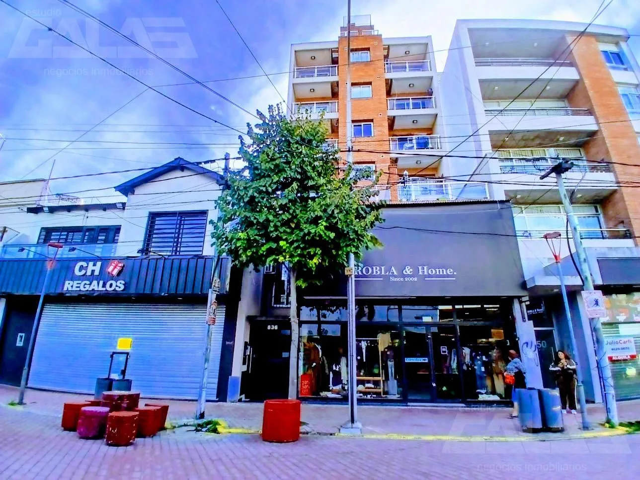 Apartamento de dois ambientes em semipiso em Castelar Norte