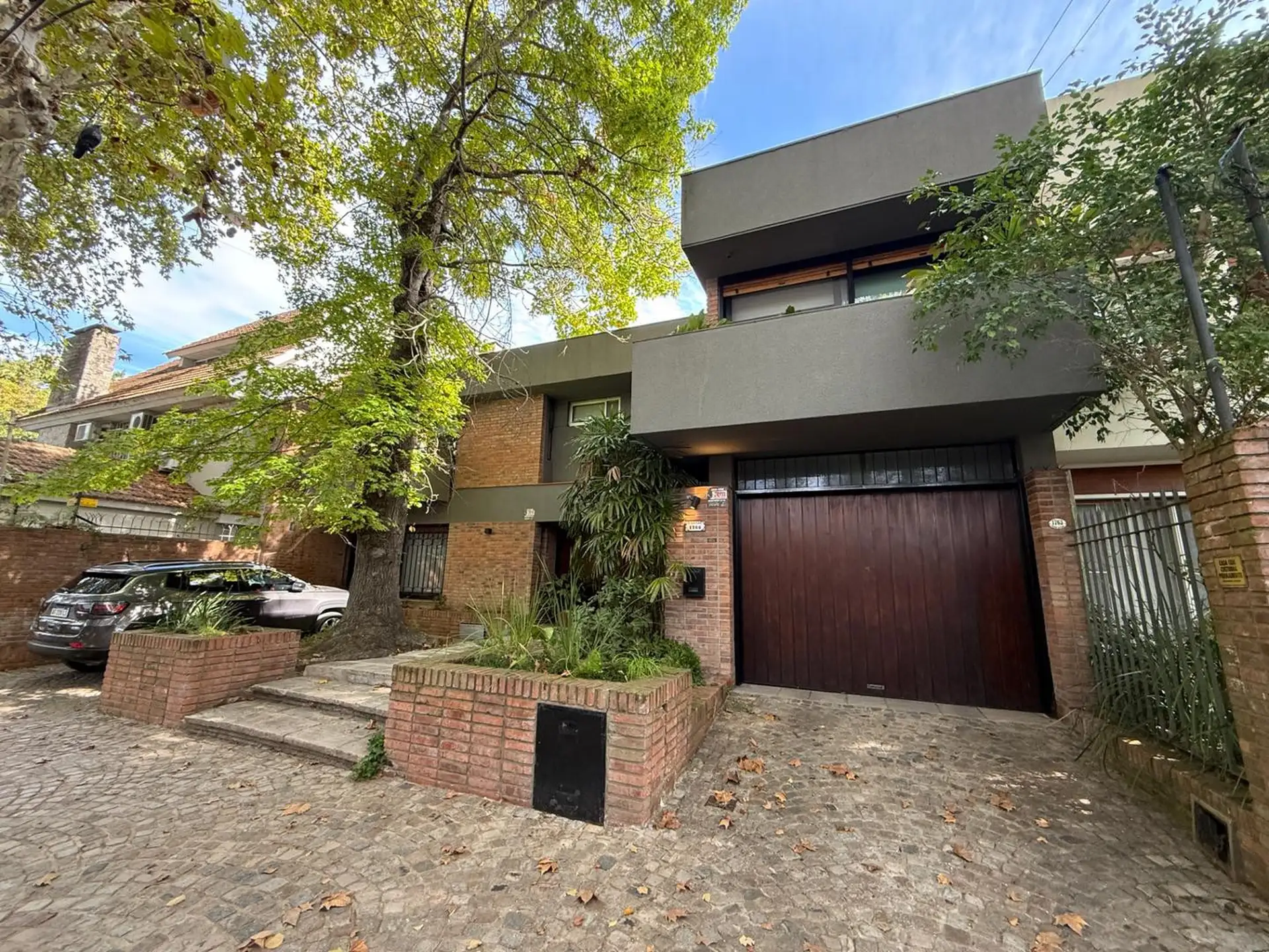 Modern four-bedroom house in Martínez