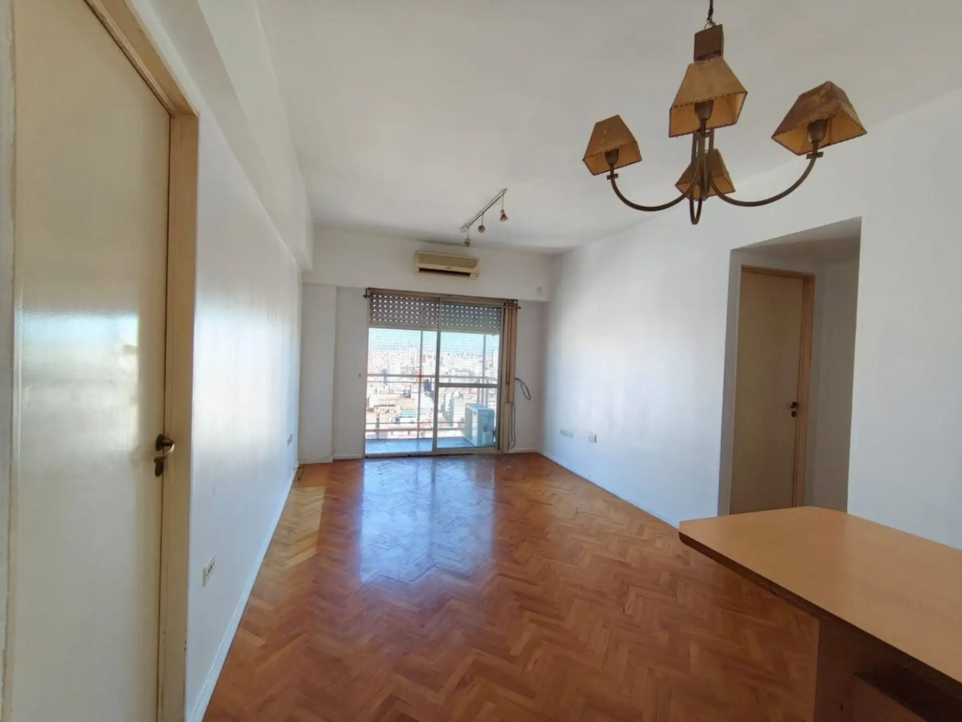 Two-room apartment in Balvanera overlooking Av. Corrientes