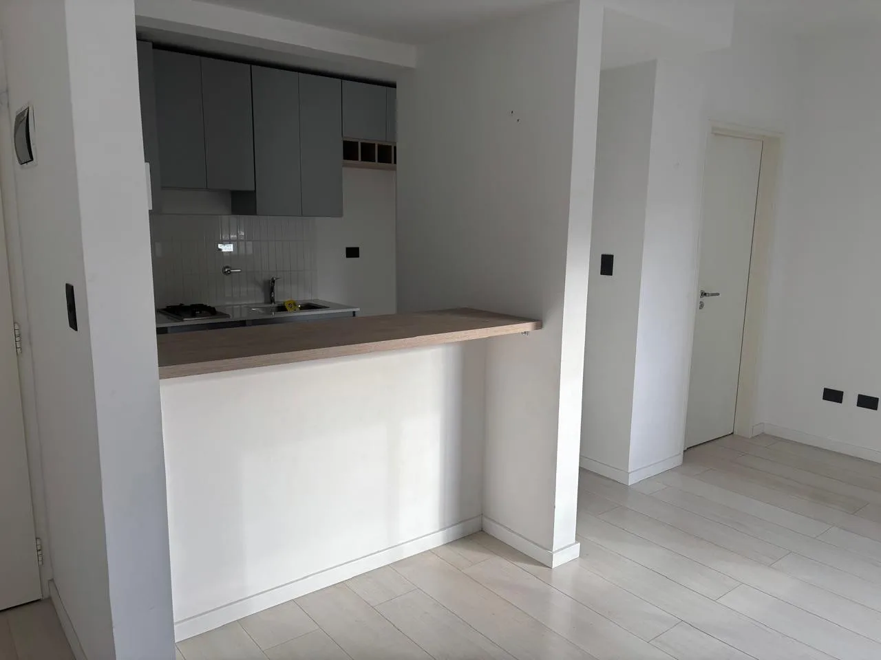 Monoambiente amoblado con balcón en Villa Santa Rita