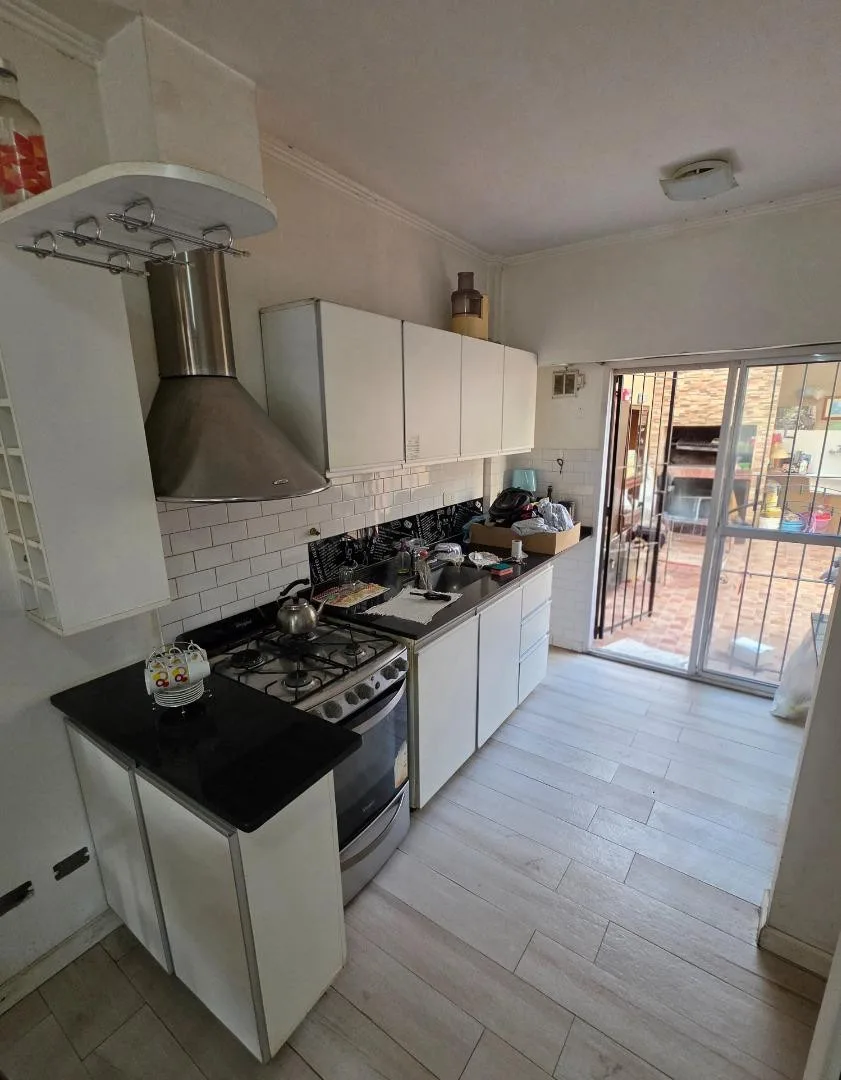 PH de 3 ambientes a la calle en Liniers