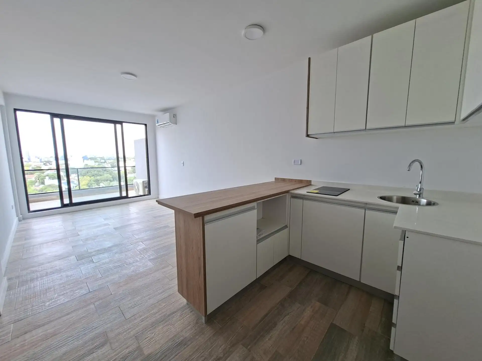 Unfurnished studio apartment in Coghlan