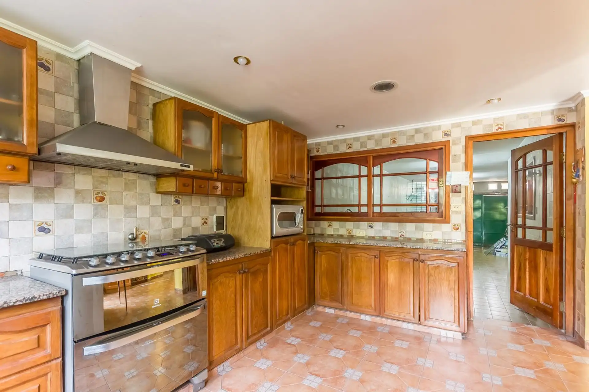 Casa com 4 quartos em Morón