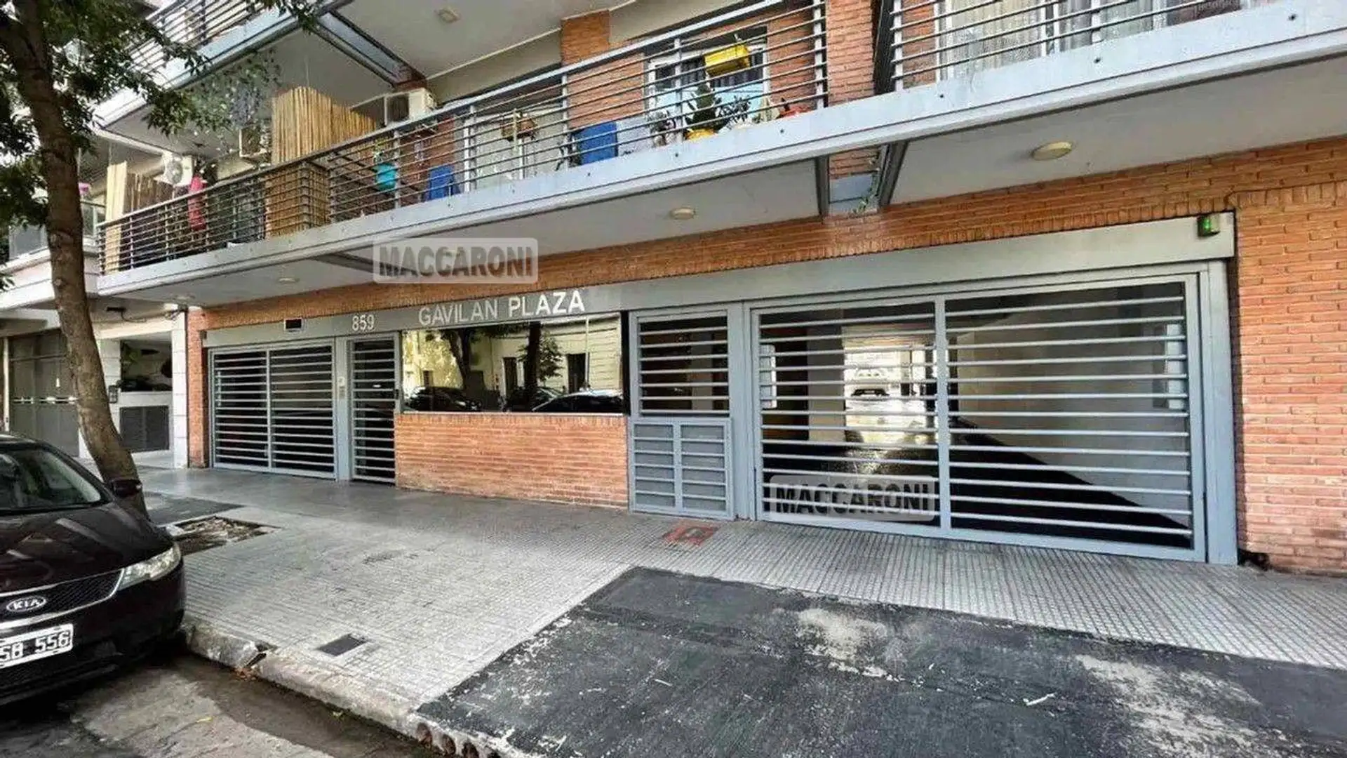 Departamento de 3 ambientes con balcón y cochera en Flores Norte