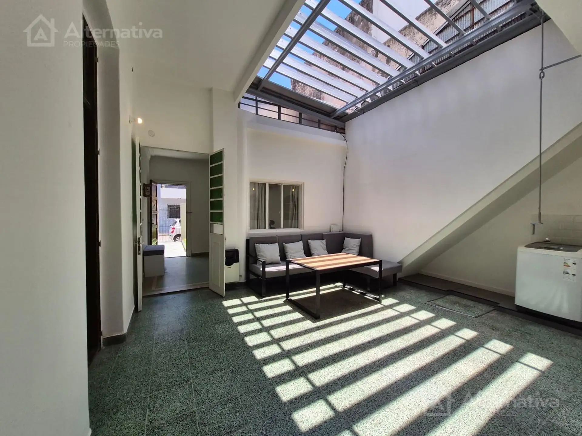 Casa amueblada de 4 ambientes en Parque Chas