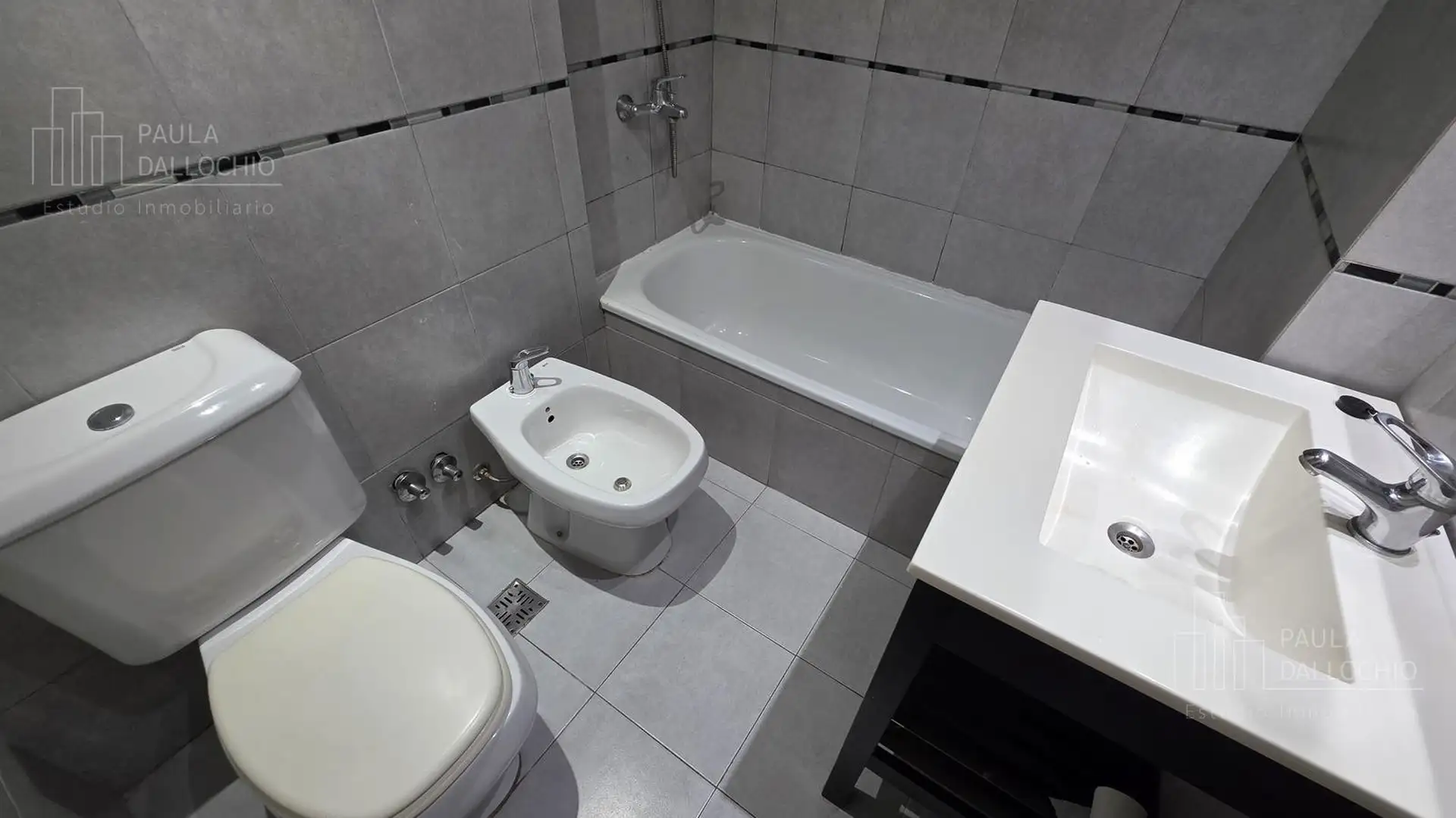 Monoambiente con balcón en Chacarita