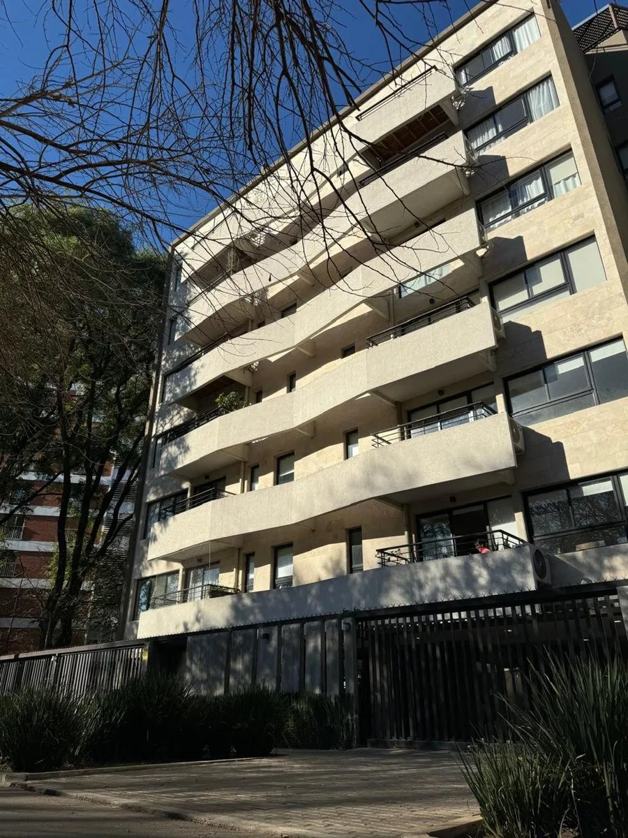 Two-bedroom duplex apartment in Vicente López (Olivos, Vías/Maipú)