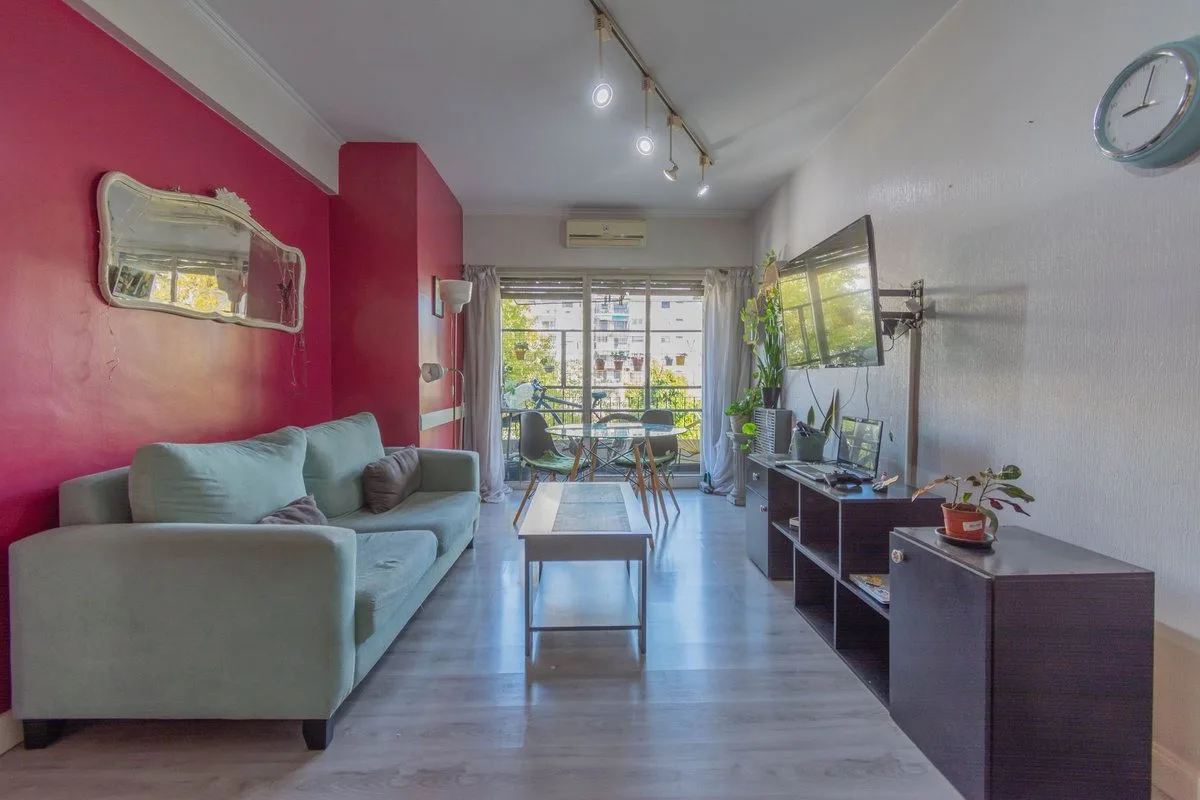 Apartamento de três ambientes com 2 quartos em Barracas