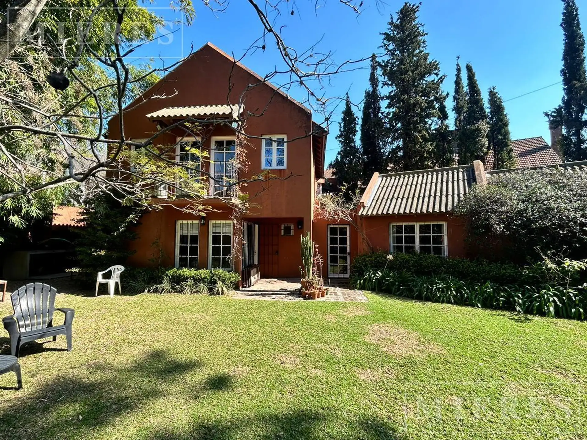 Four-bedroom house in Victoria