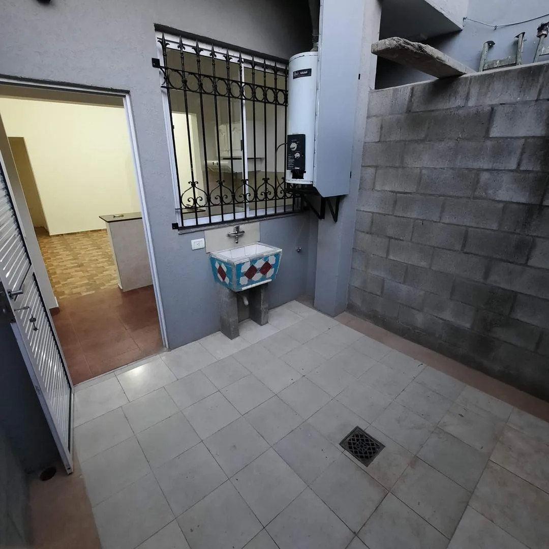 Квартира с 1 спальней и патио в Villa Raffo, Tres de Febrero