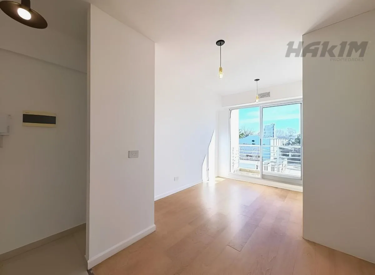Studio apartment with balcony in Villa Crespo
