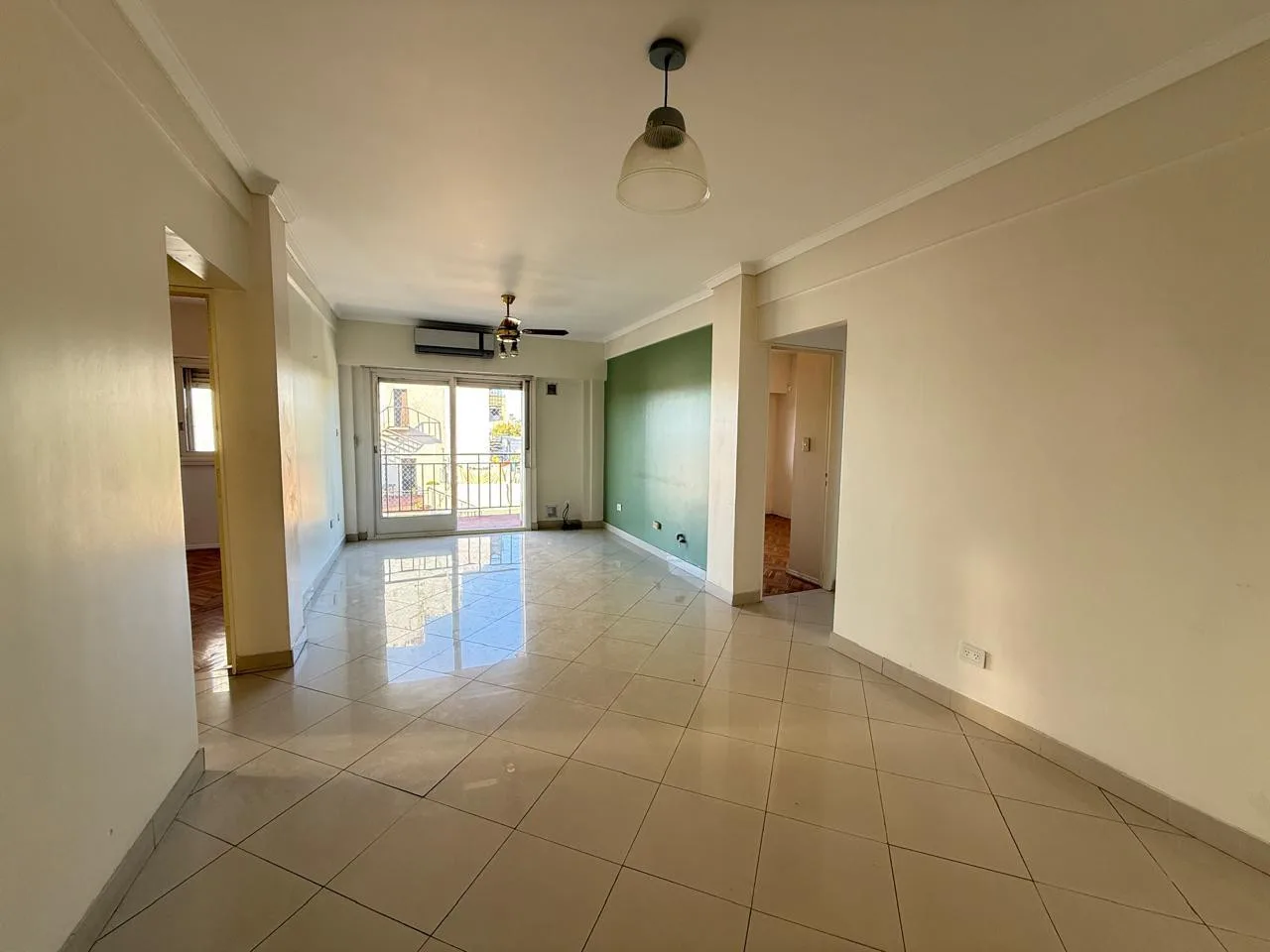 Departamento de 4 ambientes con doble balcón en Villa Crespo
