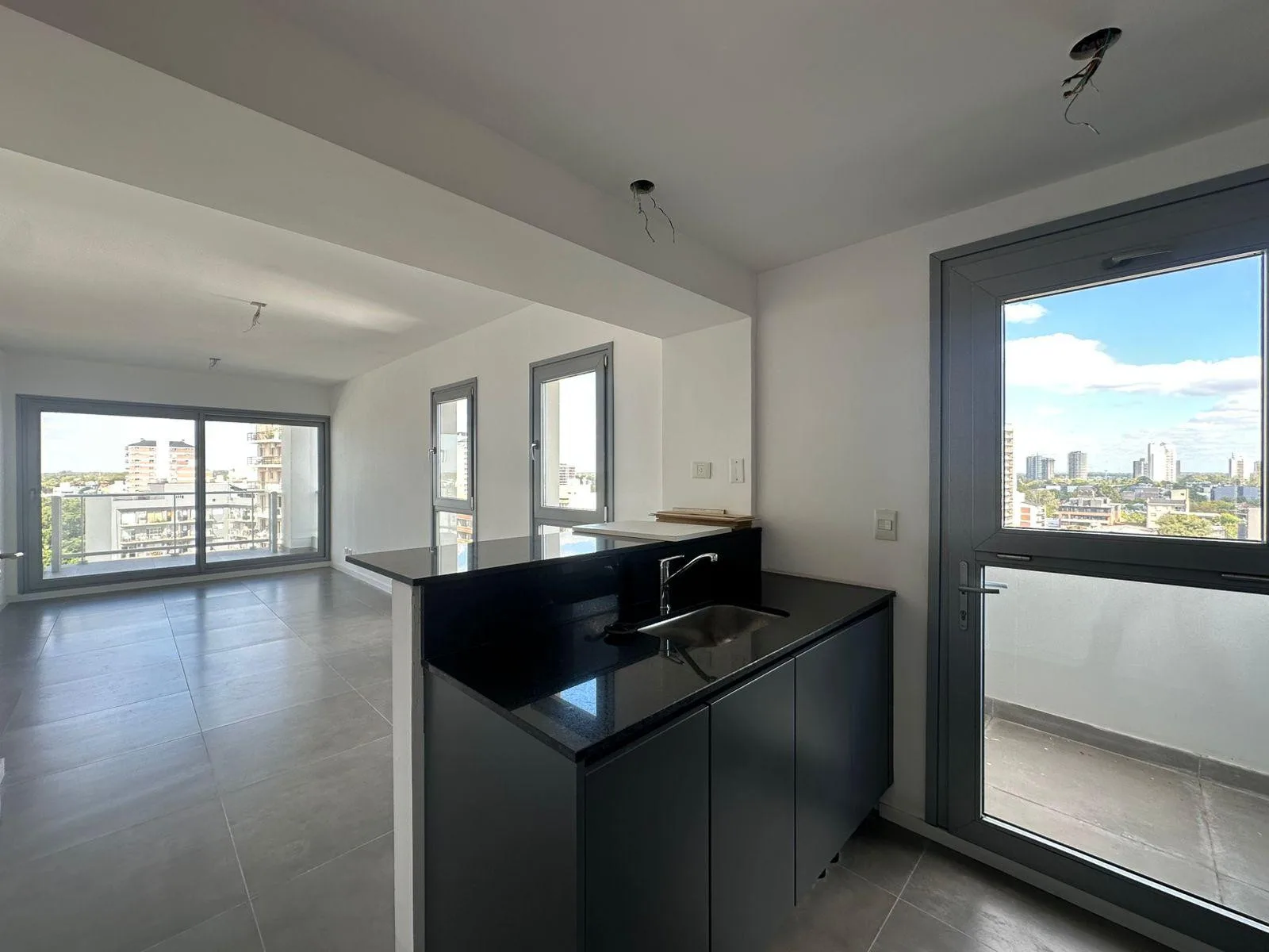 Brand new one-bedroom apartment in Tigre Centro with covered parking