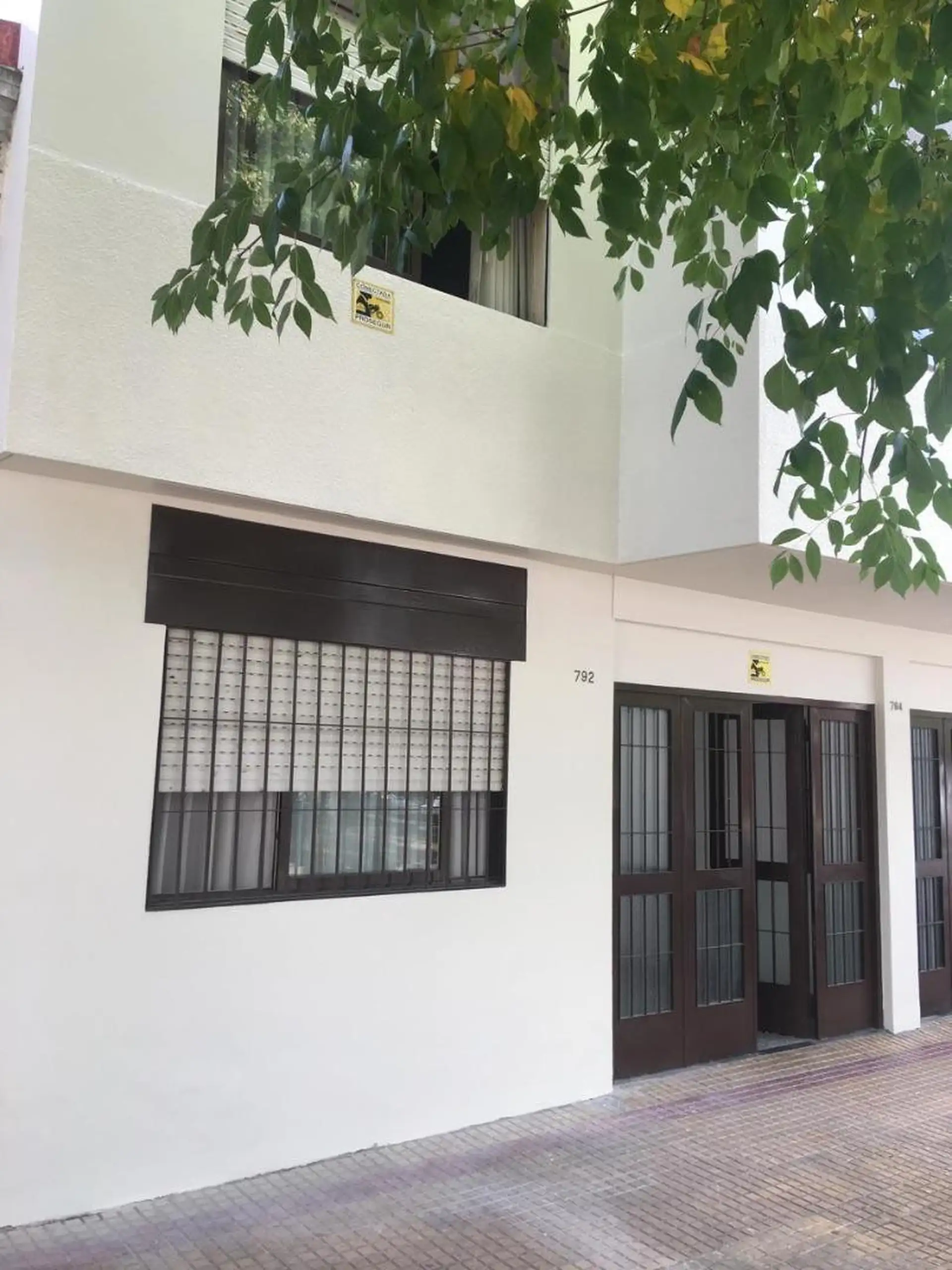 Departamento dúplex de 2 dormitorios con cochera en La Plata