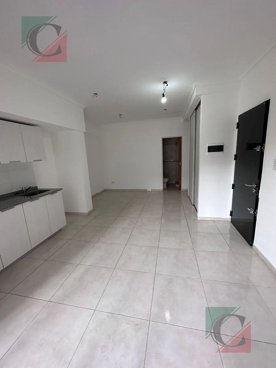 Kitnet de 1 quarto em Lanús, fundos