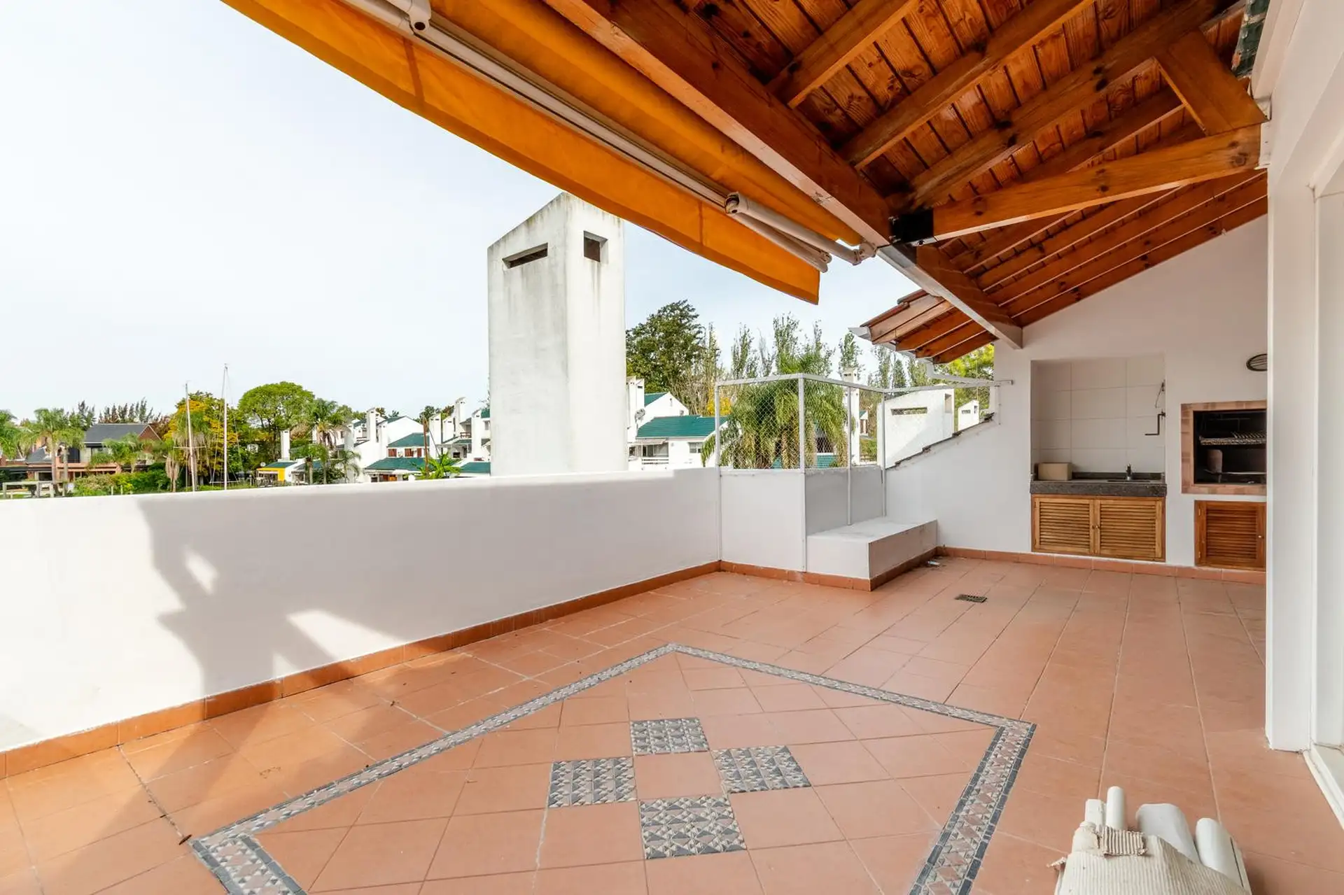 Three-bedroom house in Victoria’s Marina del Sol