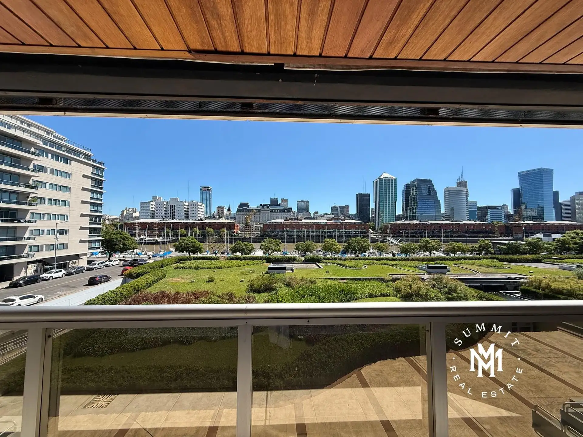 Two-room apartment with parking in Puerto Madero