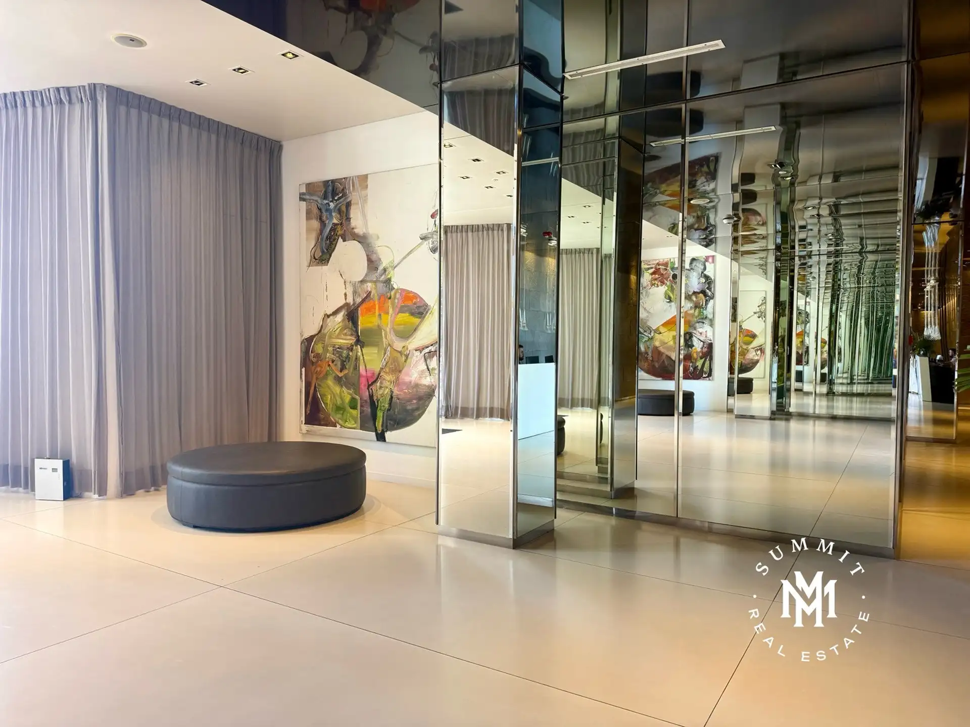 С меблированной двухкомнатной квартирой в Puerto Madero Dique 1 с балконом