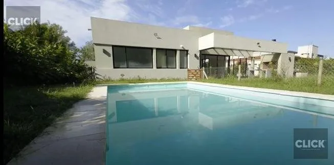 Casa de 3 dormitórios em Santa Juana, Esteban Echeverría