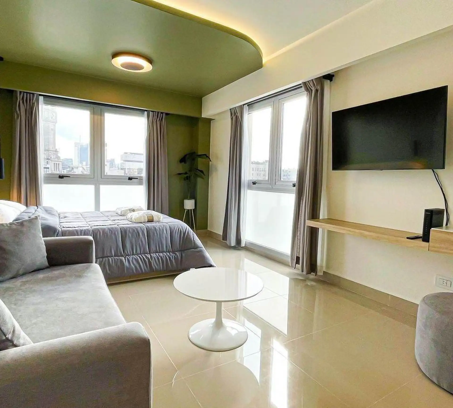 Furnished studio apartment in Monserrat