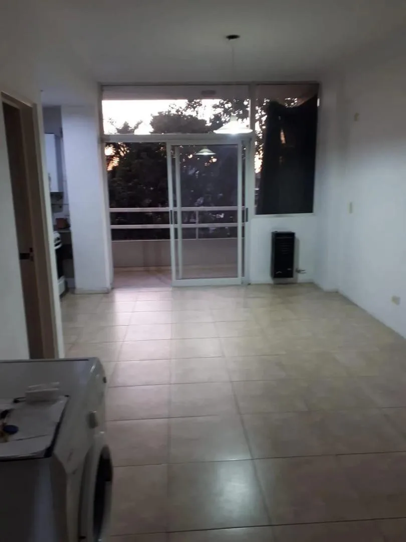 Apartamento de 1 dormitório em Lanús Oeste
