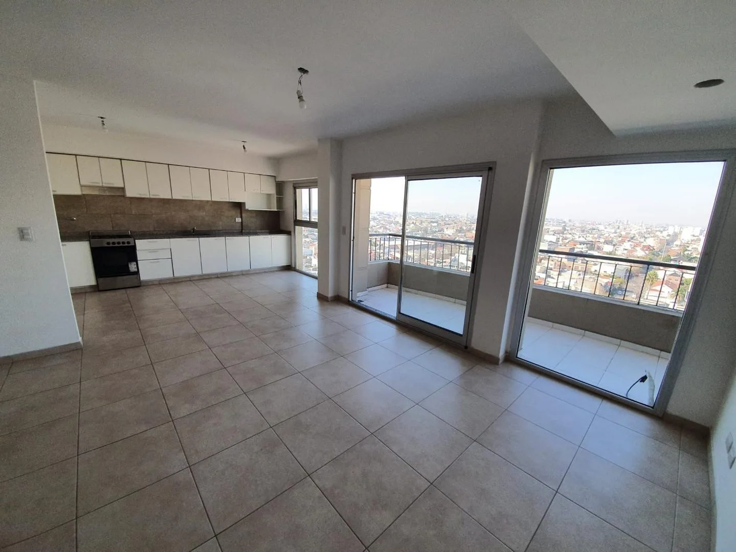 Apartamento de quatro ambientes com 3 dormitórios em Valentin Alsina