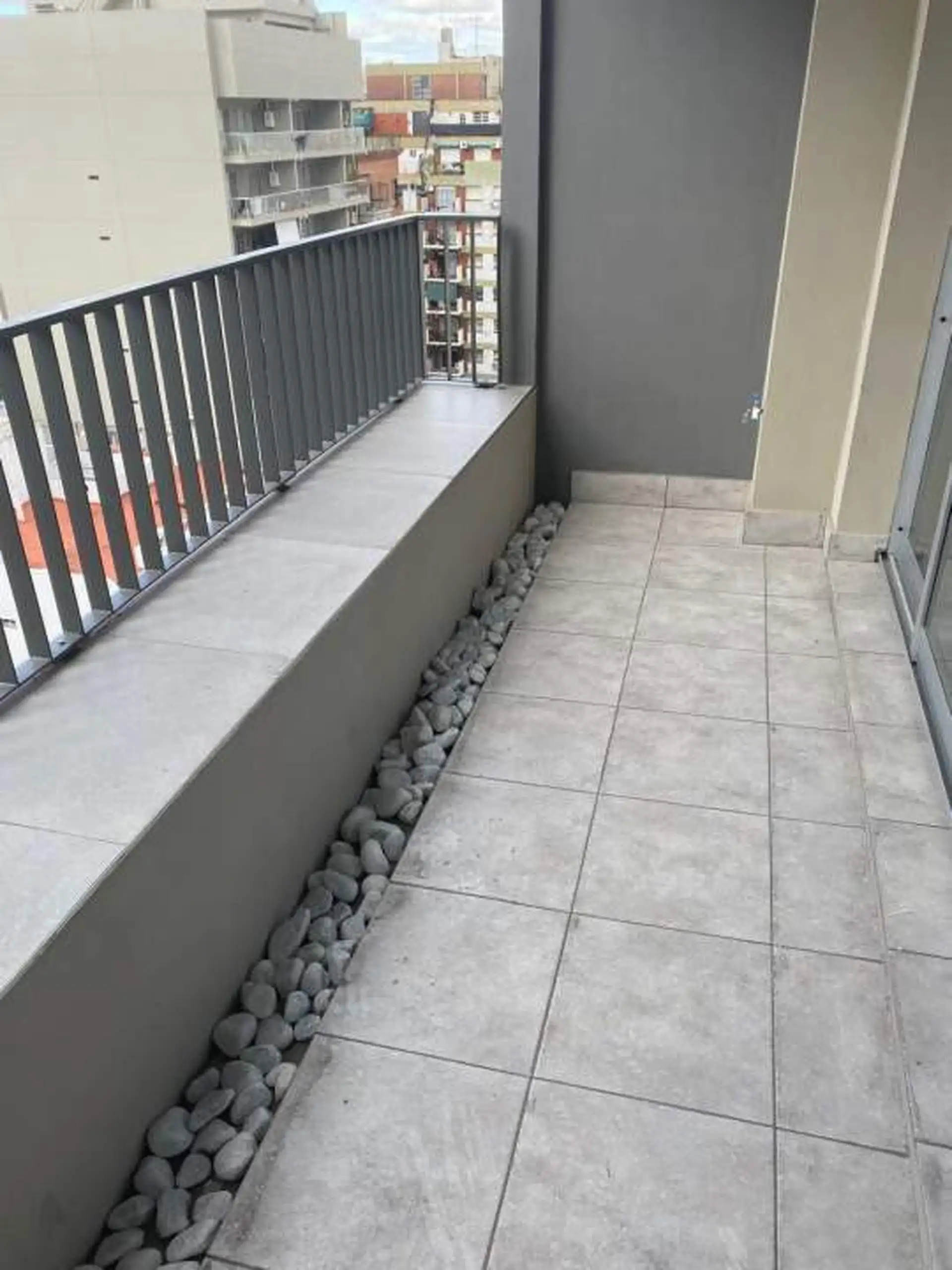 Departamento de 2 ambientes con balcón aterrazado en Almagro