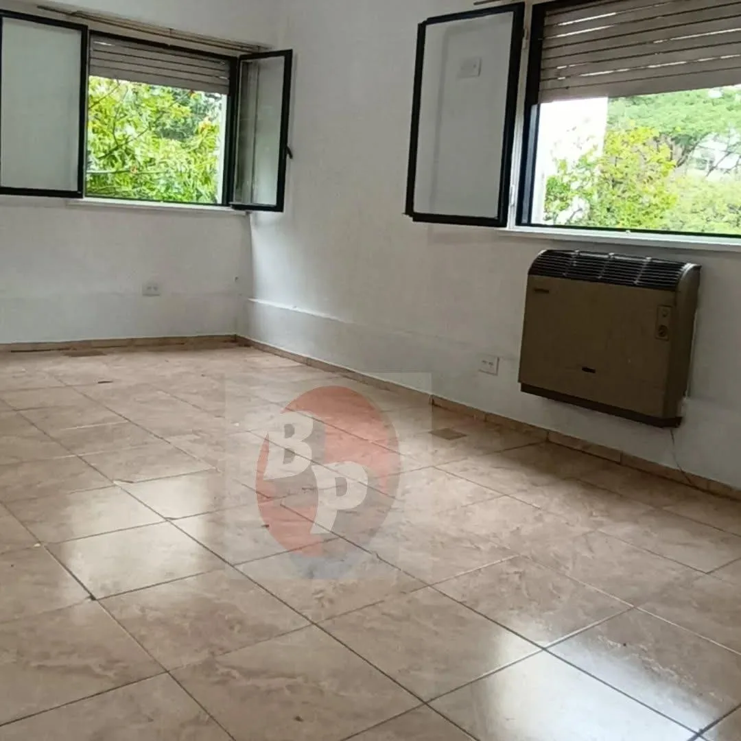 Departamento monoambiente al frente en San Cristóbal