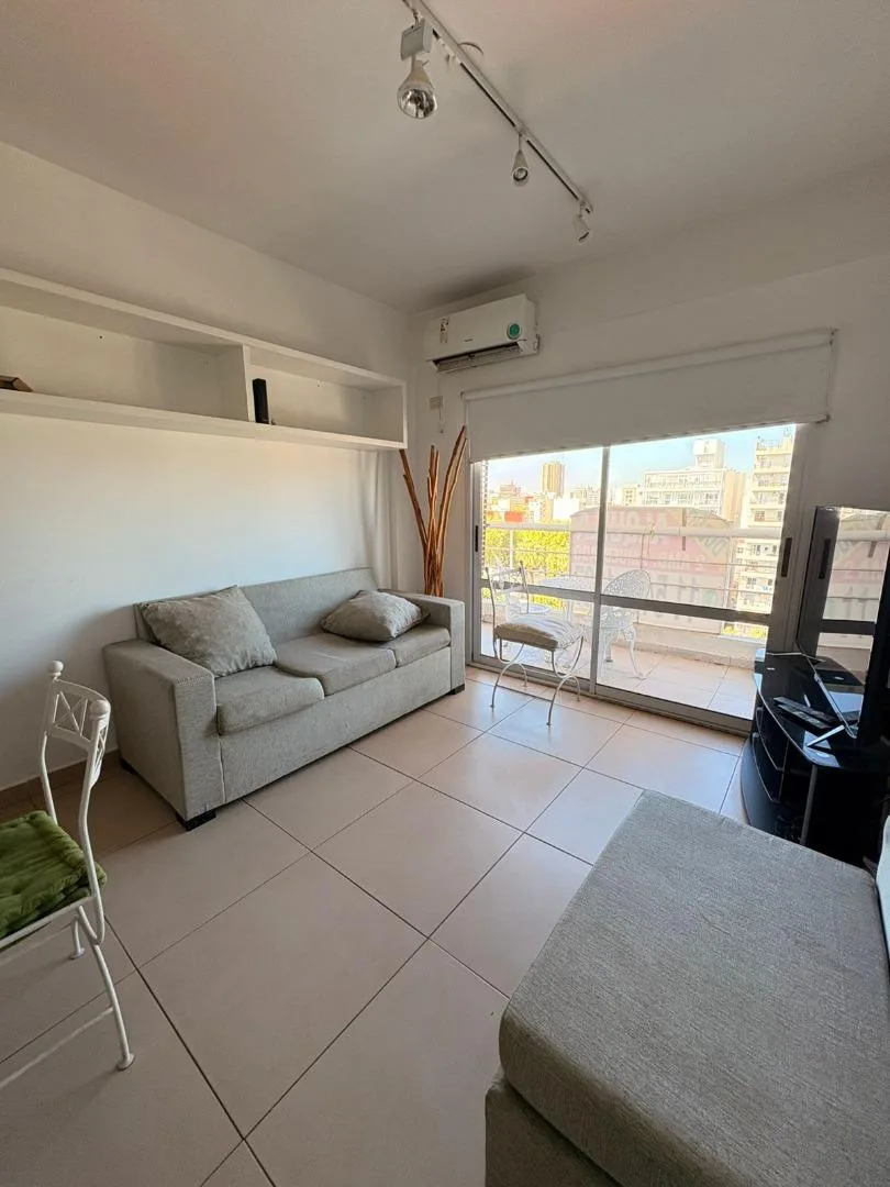 Apartamento de dois ambientes mobiliado em Caseros