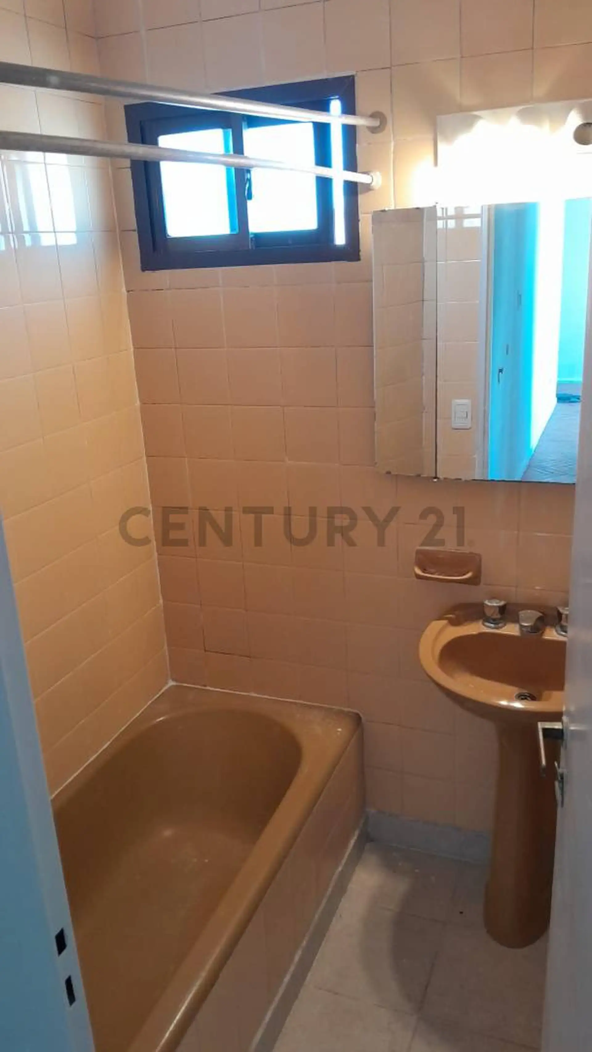 Departamento de 3 ambientes con balcón en San Cristóbal