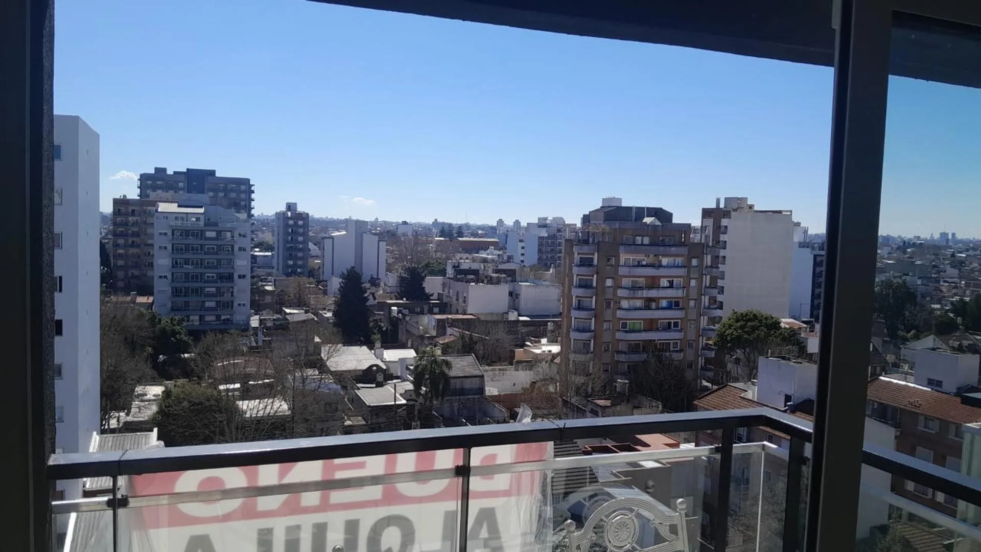 С меблированной однокомнатной квартирой в Caseros