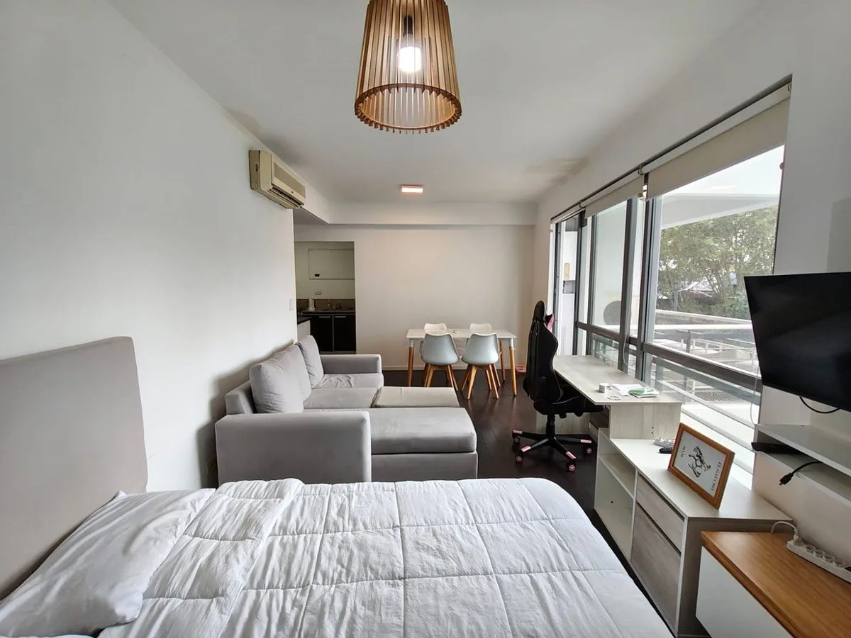 Departamento monoambiente amoblado con balcón en Caballito